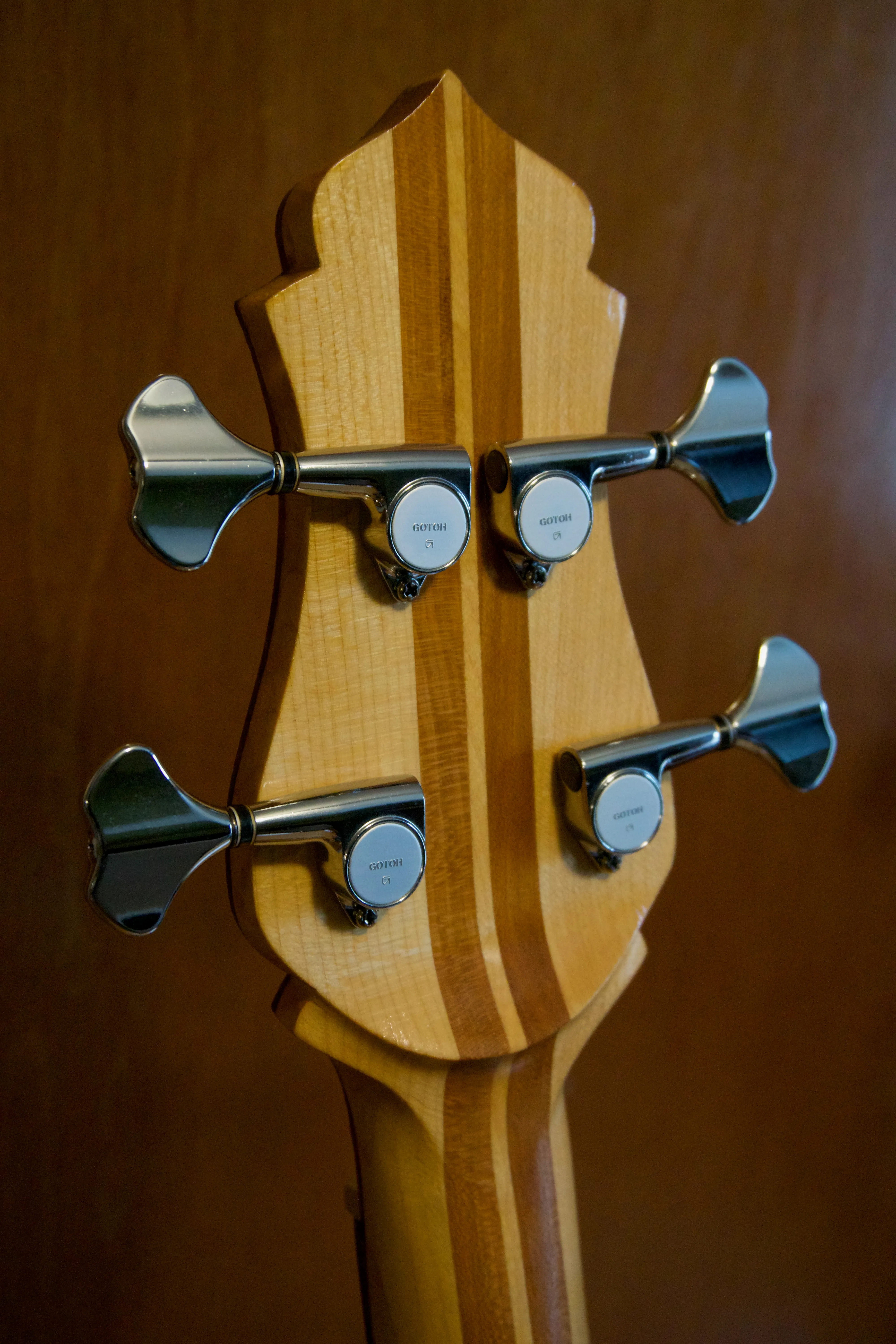 Bass guitar, headstock back
